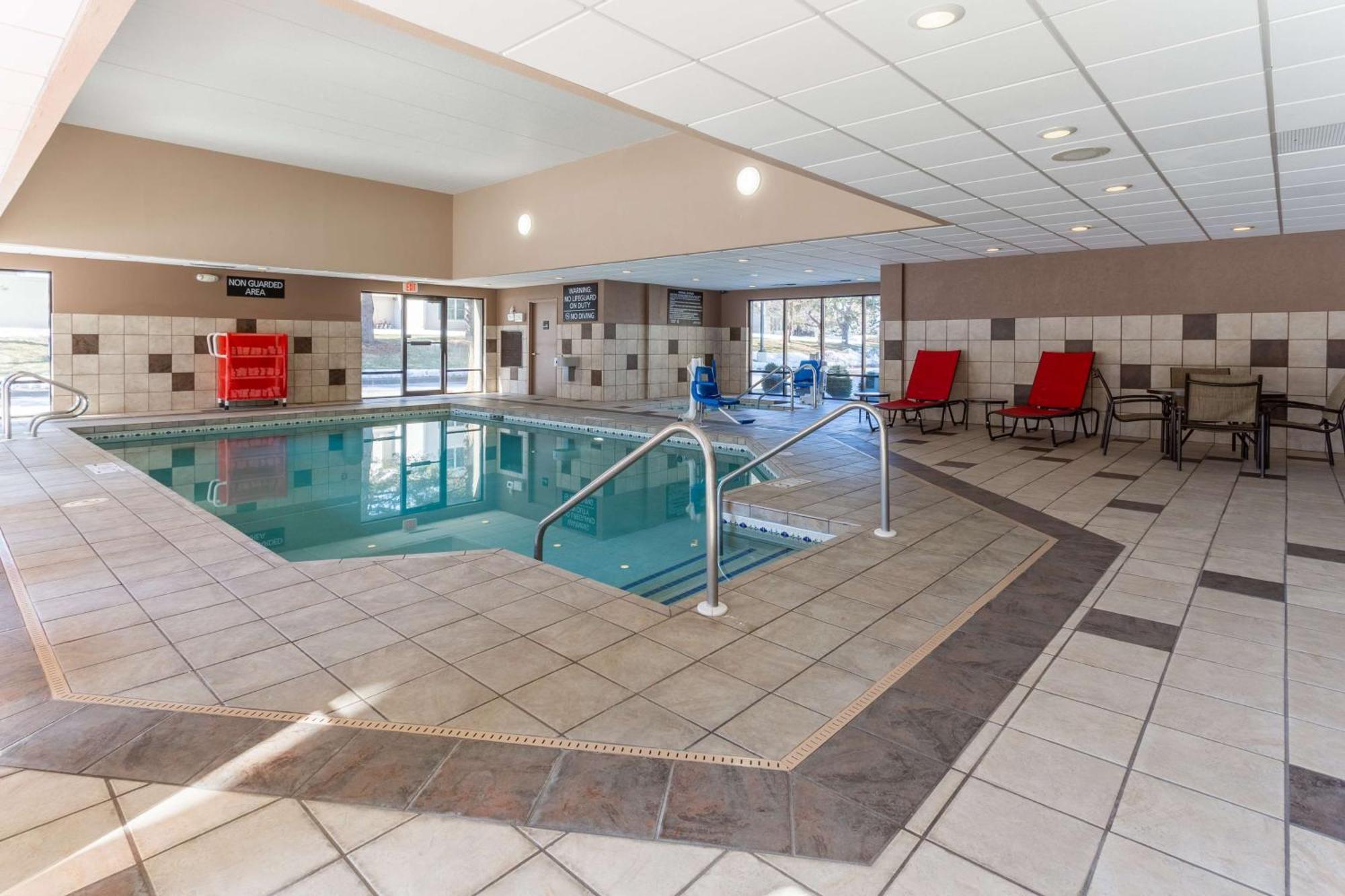 Hampton East Towne Mall Area 3* Madison